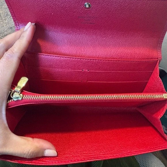 Louis Vuitton Epi Leather Long Wallet in Red - WITH COA AND CHAIN - Picture 6 of 7